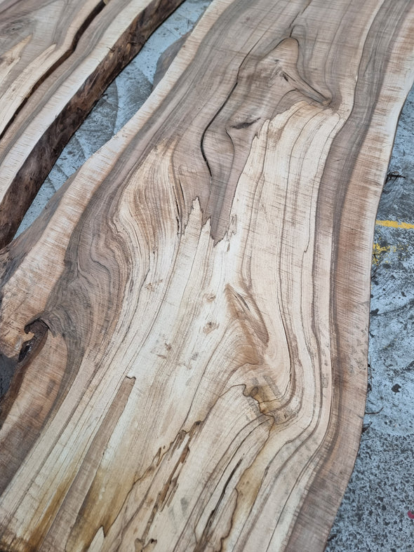 Walnut up to a length of 2.5m