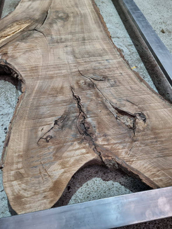 Walnut up to a length of 2.7m