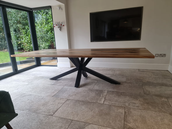 Diamond base for stone tables